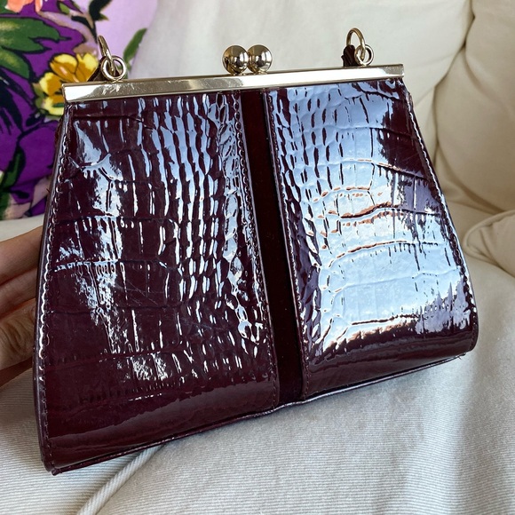 Liz Claiborne burgundy patent faux croc minibag with top handle - Picture 4 of 16